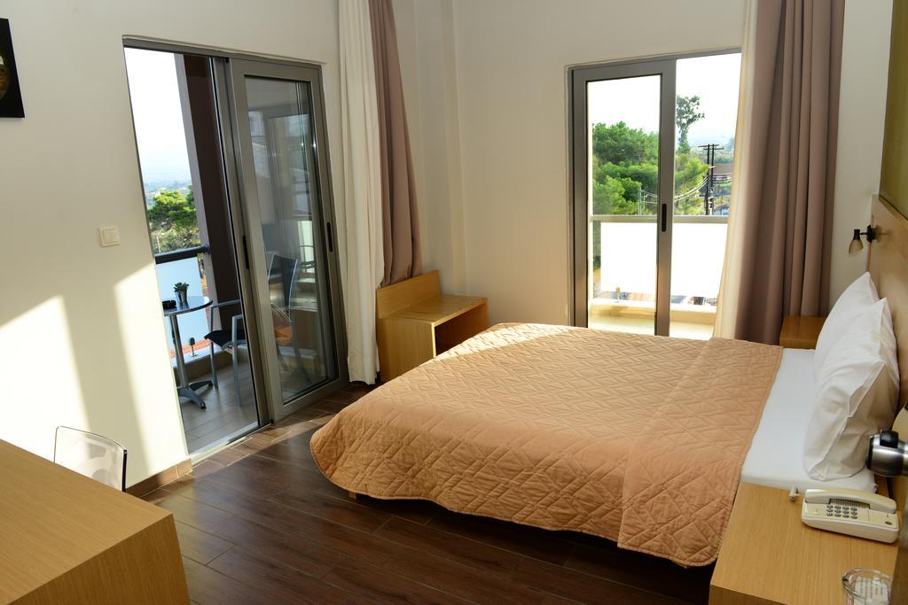 Ionion Hotel Kyparissia Oda fotoğraf