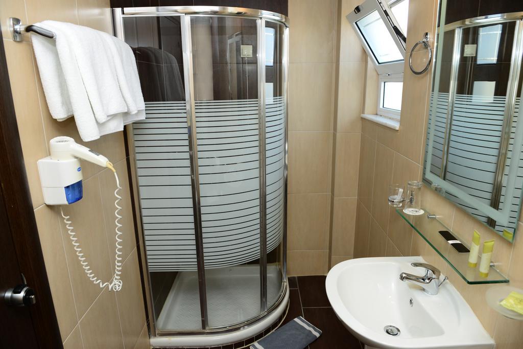 Ionion Hotel Kyparissia Oda fotoğraf