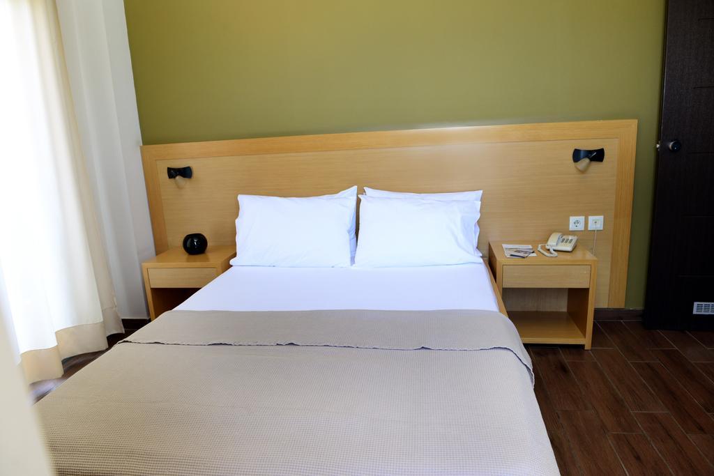 Ionion Hotel Kyparissia Oda fotoğraf